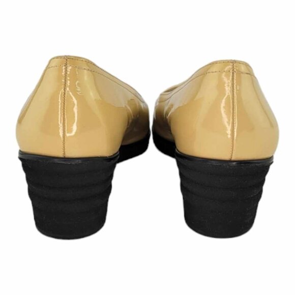 AUTHENTIC SALVATORE FERRAGAMO Stitched Patent Wedge Pumps Sz 7 - Tan / Cream - Picture 7 of 11